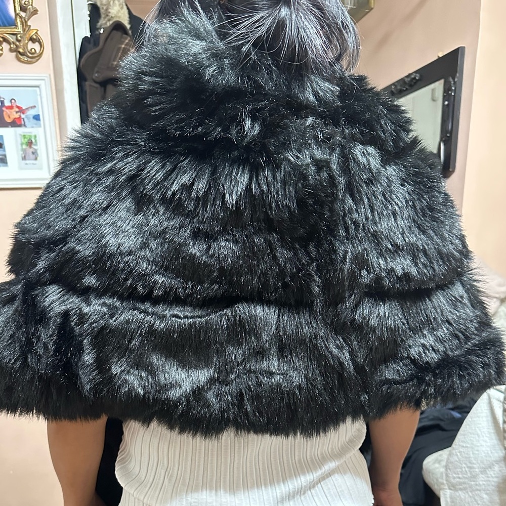 Elegant Black Faux Fur Cape